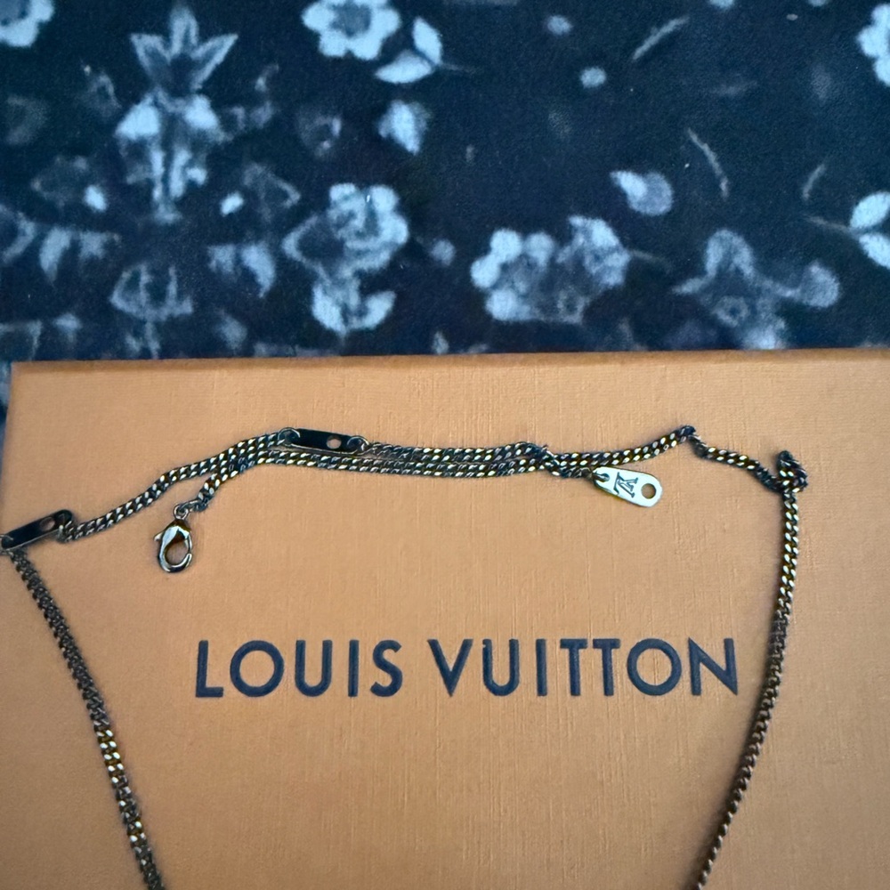 Louis Vuitton Chain - Picture 3 of 4